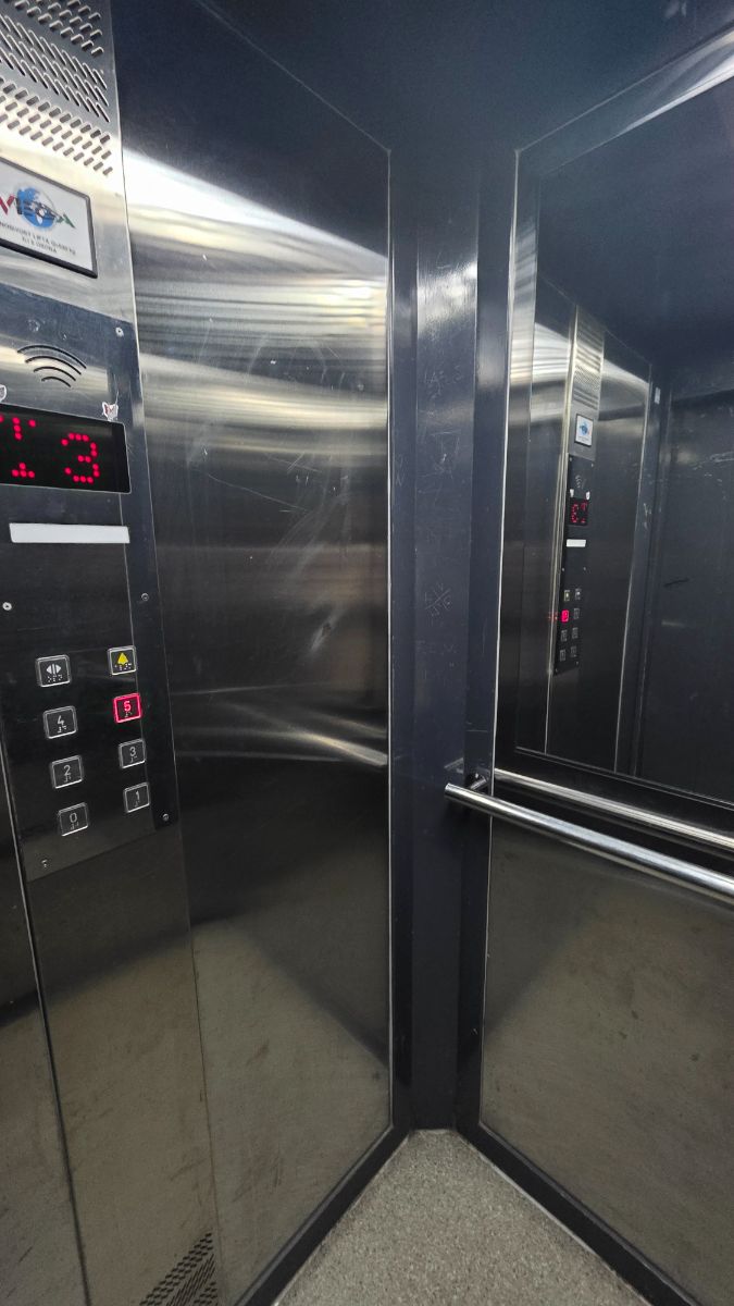 Prodaje se Trosoban stan na Žitnom trgu