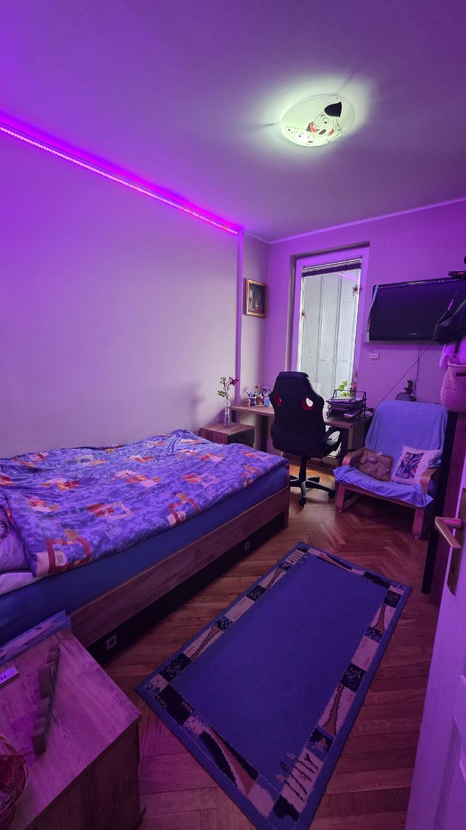 Prodaje se Trosoban stan na Žitnom trgu