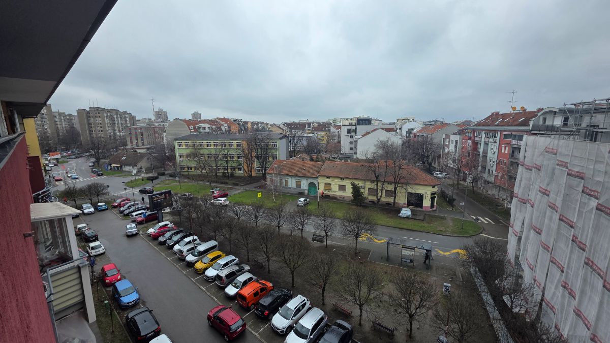 Prodaje se Trosoban stan na Žitnom trgu