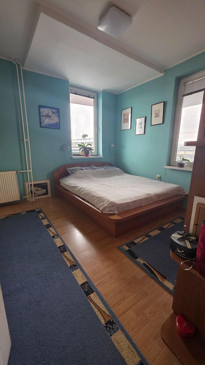 Prodaje se Trosoban stan na Žitnom trgu