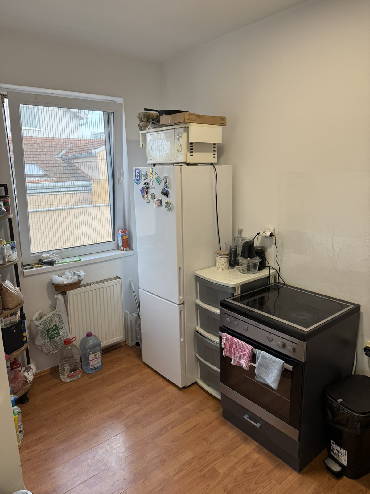 Useljiv, uknjižen, dvoiposoban stan