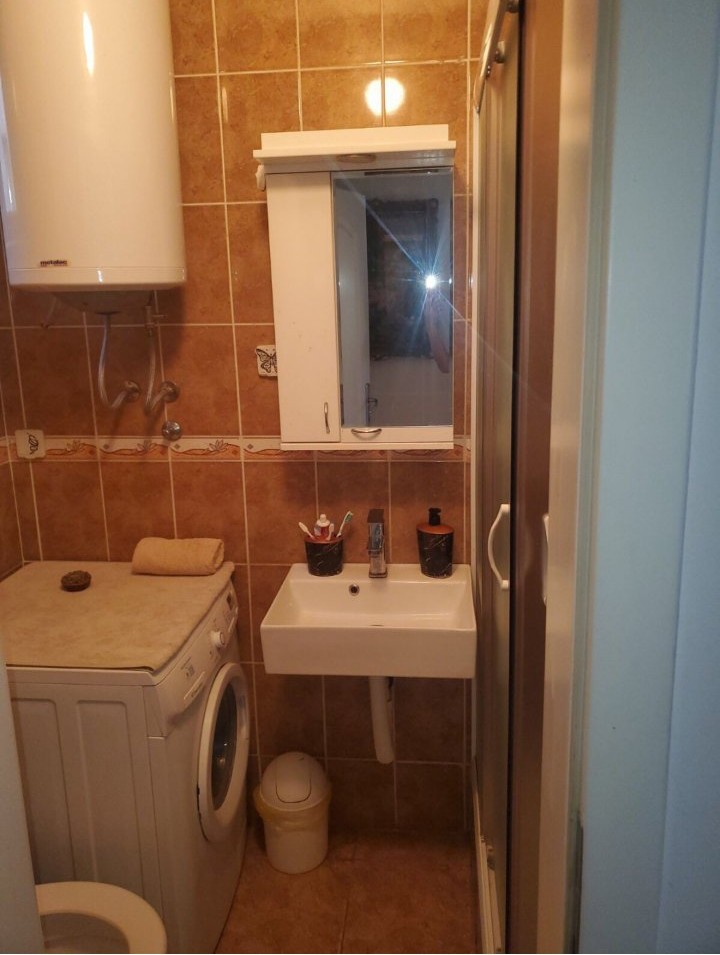 Dvoiposoban stan kod Futoške pijace