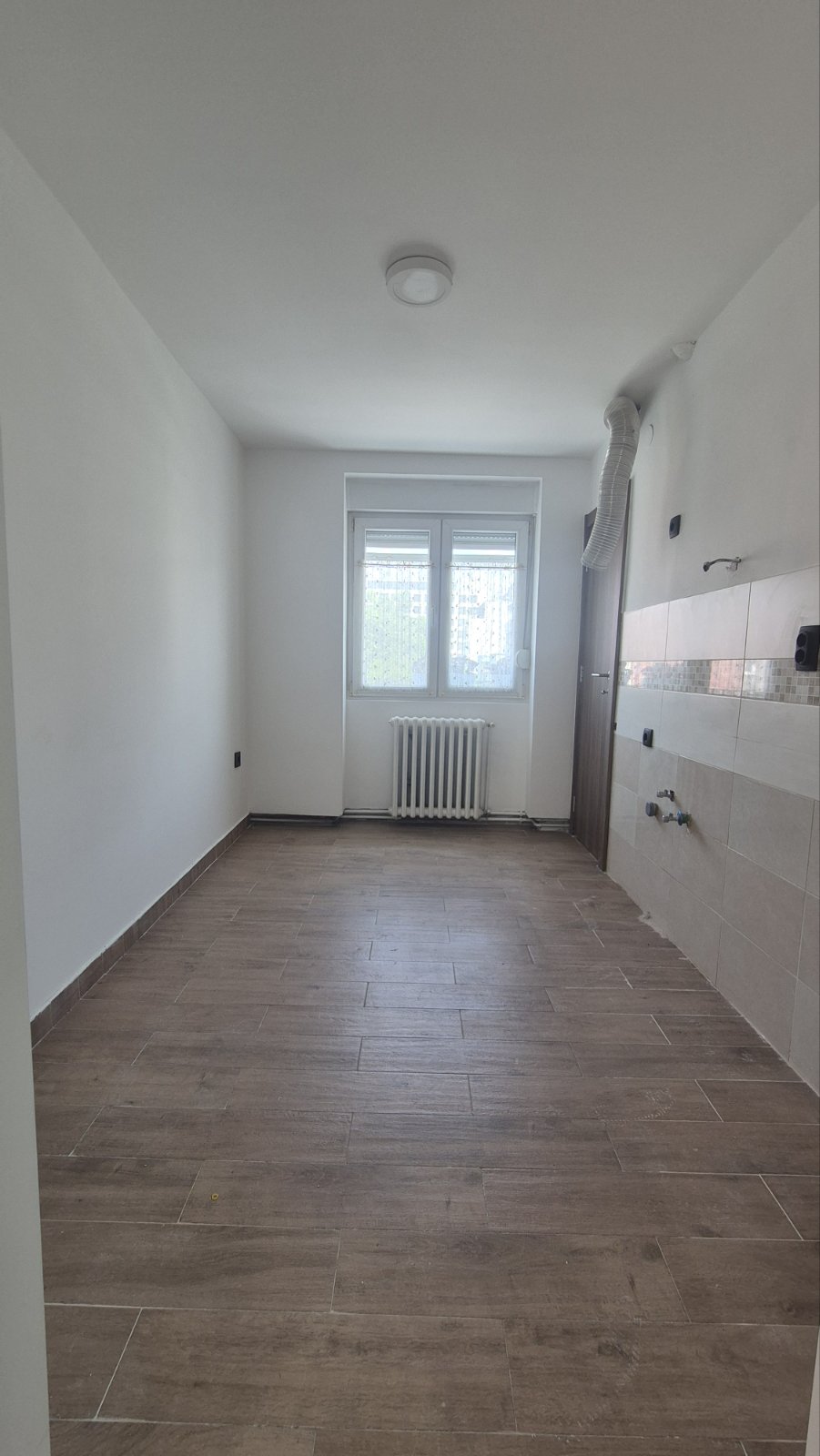 Trosoban stan na prodaju, Cara Dušana, 154.500€, 57m²