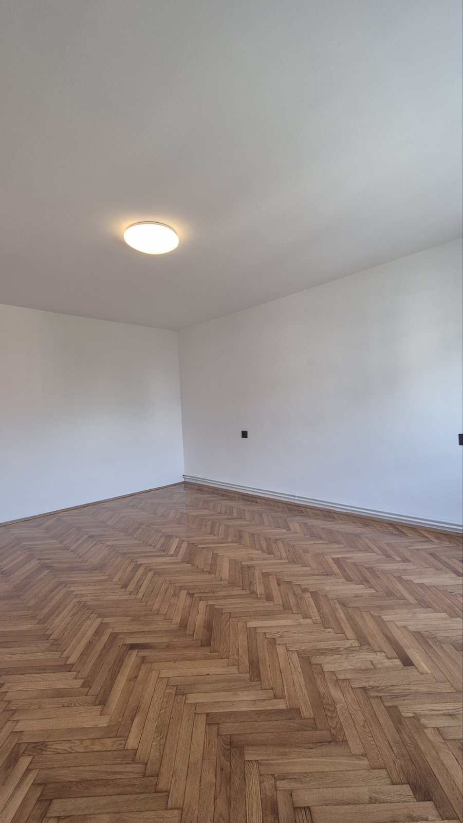 Trosoban stan na prodaju, Cara Dušana, 154.500€, 57m²