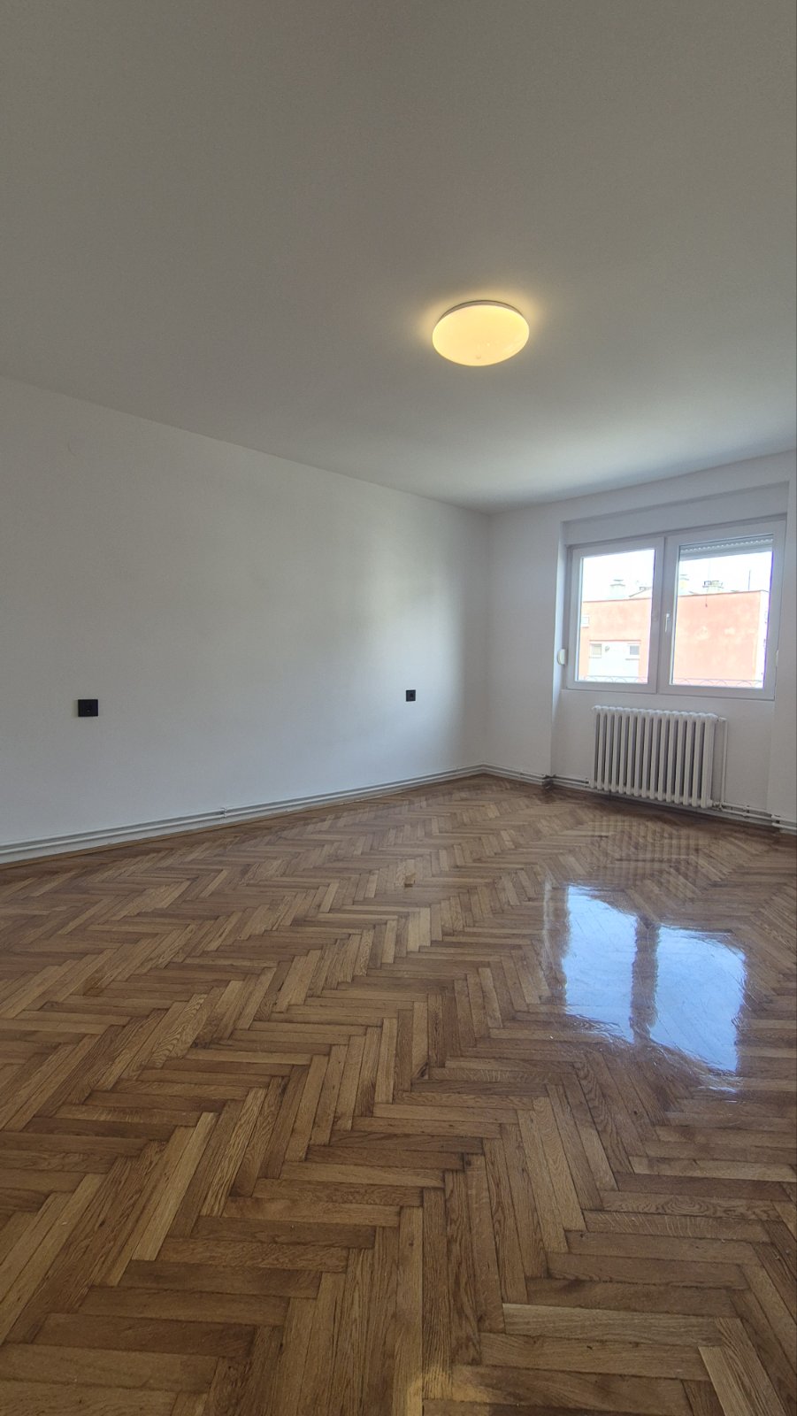 Trosoban stan na prodaju, Cara Dušana, 154.500€, 57m²