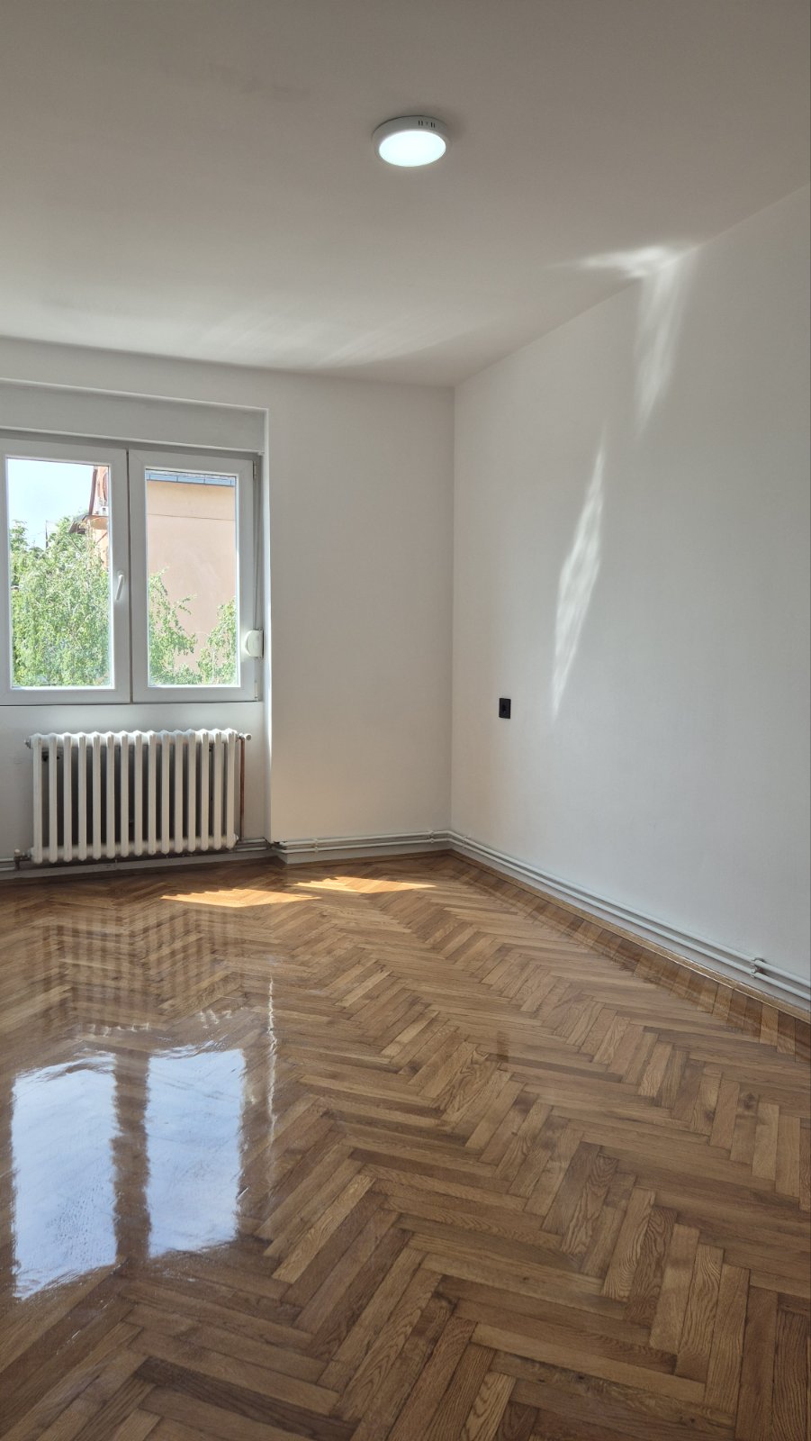 Trosoban stan na prodaju, Cara Dušana, 154.500€, 57m²