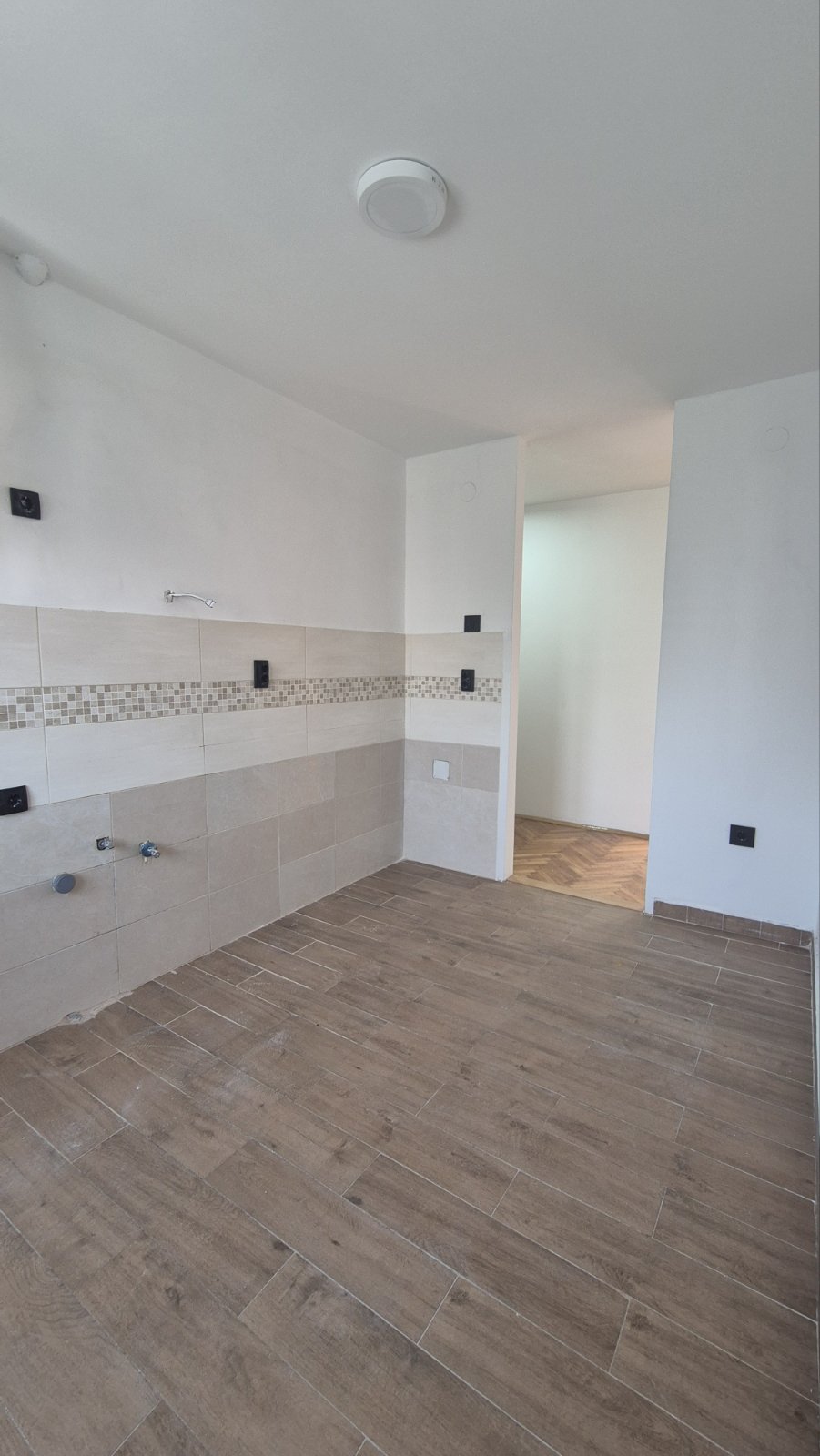 Trosoban stan na prodaju, Cara Dušana, 154.500€, 57m²