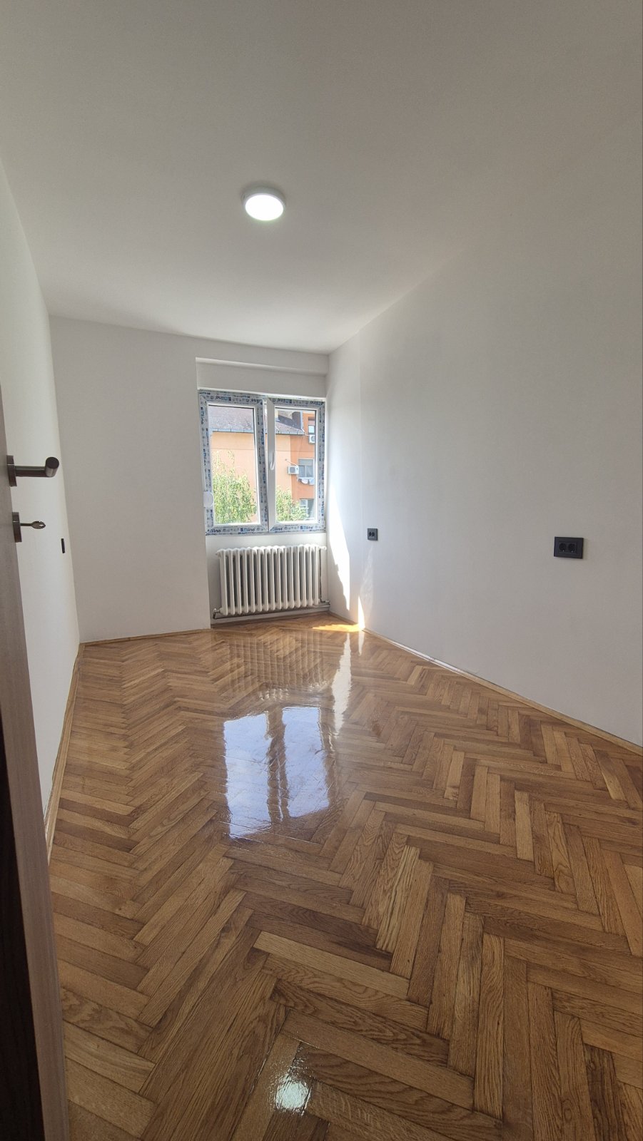 Trosoban stan na prodaju, Cara Dušana, 154.500€, 57m²